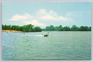 Water Skiing on Silver Lake in Dover Delaware Postcard - Picture 1 of 2