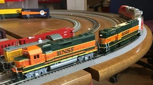 H0-DC US-Power-Pack 4-fach SantaFe/BNSF Dieselloks Athearn GP60M + GP60B +GP38-2 - Bild 1 von 23