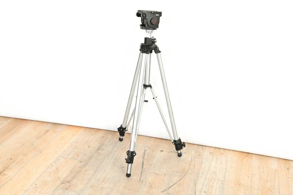 Cabezal fluido de video profesional Manfrotto/Bogen 516 con patas de trípode 3068 CG01KJ7 Foto 1 de 4