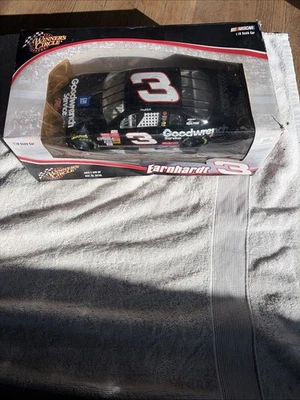 2005 年 Winner's Circle Dale Earnhardt Sr. #3 压铸 1: 18 比例汽车 (WB034) — 第 1/4 张图片