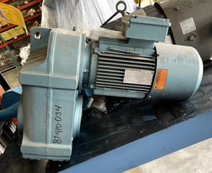 Sew Eurodrive GEAR MOTOR 3 HP 230/460 V 1720 RPM DFT100LS4BMS2HR - Picture 1 of 3