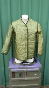M65 Jacket Liner Insulated Size Medium - Very Good Used Condition - Green - Picture 1 of 3