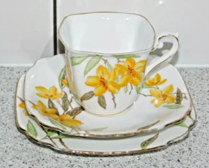 STANDARD CHINA TUDOR SHAPE TRIO CUP SAUCER PLATE YELLOW FLOWER RD. NO. 779976 - Picture 1 of 5