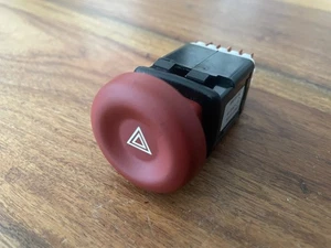 Renault Master 2 Movano 2 NEW GENUINE hazard light switch 7700351972 6D10 - Picture 1 of 9