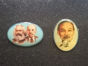 2 VIETNAM BADGES HO CHI MINH & COMMUNIST MARX / LENIN - Picture 1 of 2
