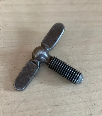 WM F LUDWIG WFL 1/4-28 UNF Perno de ala Tornillo Soporte Junta Parte Níquel Años 50 60 De colección Foto 1 de 3