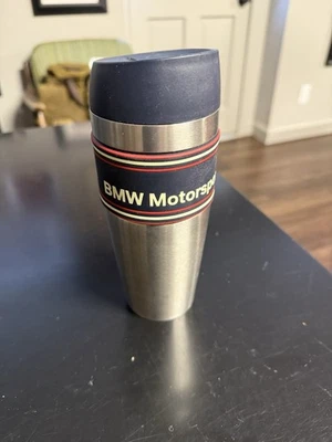 Taza de viaje de café con aislamiento de acero con logotipo de BMW Motorsports Foto 1 de 2