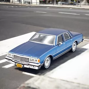 Chevrolet Caprice 1981 Met. Light Blue 1:43 IXO CLC558 - Bild 1 von 6