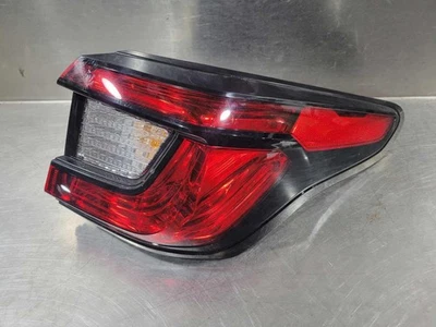 Conjunto de luz trasera SUBARU XV CROSSTREK derecha 24 25 Foto 1 de 2