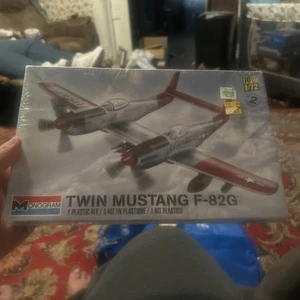 Kit Modelo Mustang F-82G Monograma Doble Escala 1/72 Nuevo Precintado - Imagen 1 de 6
