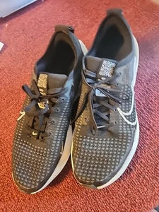 Nike Interact Run Size 10.5 BLACK WHITE - Picture 1 of 9