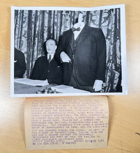 Winston Churchill's Headless Figure After Vandalism at Madame Tussauds London - Picture 1 of 5