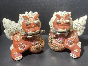 VINTAGE JAPANESE SATSUMA PORCELAIN FOO DOGS VIBRANT GOLD GILT PAIR - Picture 1 of 12