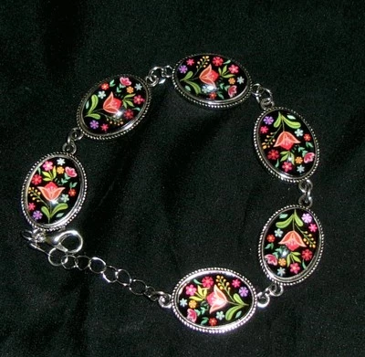 Flower Bracelet-Lucite Covering-Black Green Yellow Pink-Silver Tone-New - Image 1 of 4