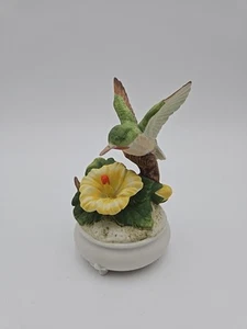 San Francisco Music Box Hummingbird Porcelain Vintage Figurine Swan Lake Music - Picture 1 of 5