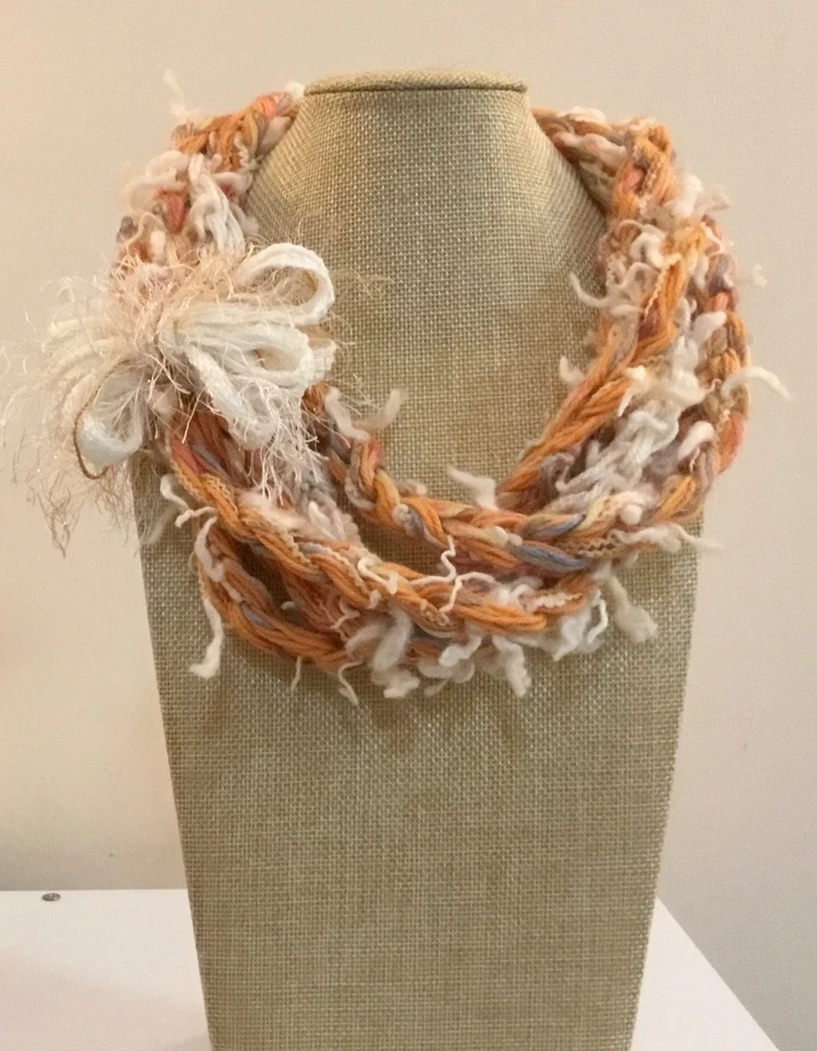 Sciarpa collana, scaldacollo, collana fatta a mano, sciarpa misto lana - Immagine 1 di 1