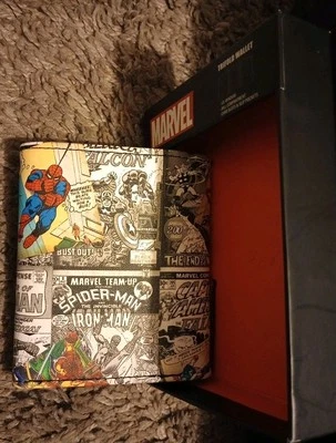 Marvel Team Up Comic Covers Trifold Wallet - Image 1 of 2