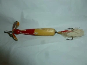 Lote de señuelos de pesca vintage de 2-5/8 pulgadas de madera Pflueger Red Devil D-947 - Imagen 1 de 12