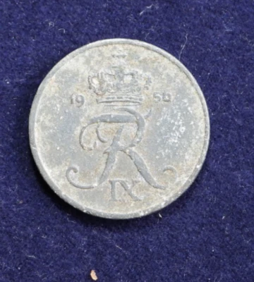 1956 Denmark 1 Ore Small Zinc World Coin - KM# 839.2 - Image 1 of 4