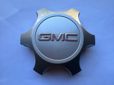 [OEM] GMC Acadia 2013-2017 — центральный колпак колеса, защелка, серебристый (PN: 9596876) - Изображение 1 из 3