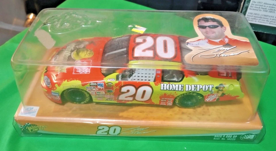 Nascar Winners Circle Tony Stewart #20 Shrek 2 Home Depot 2004 Monte Carlo 1:24 - Image 1 of 1