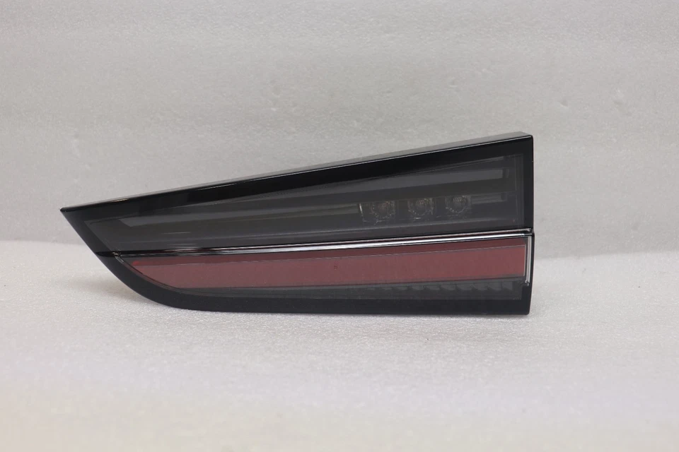 2019- 2024 LEXUS RC300 RC350 Right Passenger INNER TAILLIGHT TAIL LIGHT LAMP OEM - Image 1 of 4