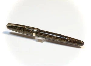 Parker Vacumatic Fountain Pen - Golden Brown Striated - Major (127mm) - 14K Nib - Picture 1 of 10