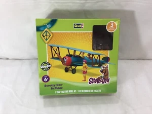 NEW 2017 Revell Scooby Doo Biplane & Figures Model Kit 1:20 Scale Snaptite - Picture 1 of 2