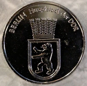 Medaillon - Berlin Hauptstadt der DDR / Brandenburger Tor - Bild 1 von 3