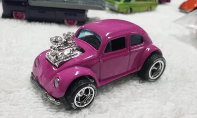 Hot Wheel Rosa VW Bug Genescustoms FB Gene Timothy Foto 1 de 4