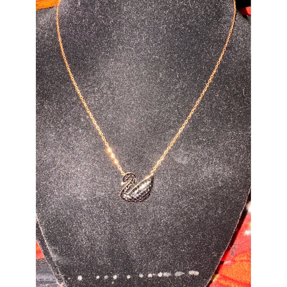 Женское ожерелье из нержавеющей стали с черным лебедем костюм розовое золото - Изображение 1 из 4