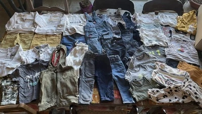 Lot de 33 vêtements bébé garçon - 9 mois - Diverses marques - Bon état - Photo 1/4