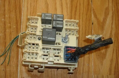 2000-2003 GMC Yukon XL 1500 Junction Relay Block 15319403-05 (12193645) OEM - Image 1 of 4