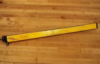 Sti MS46-20-785-Q1-X, 70157-1006 Light Curtain Transmitter 24VDC - USED - Image 1 of 4