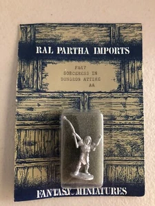 Ral Partha Imports Miniatures Pack Hechicera con atuendo de mazmorra FA47 Fantasía D&D - Imagen 1 de 1