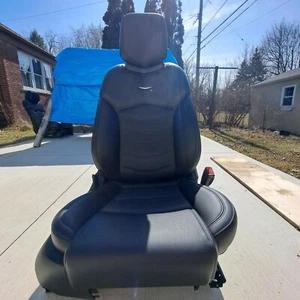 Cadillac Ct6 Front Seat Black Leather With Bose Headrest Like New Passenger - Picture 1 of 5