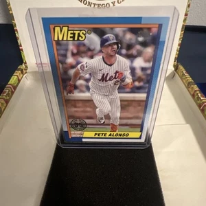 2025 Topps Series 1 - 1990 Topps Baseball Pete Alonso #T90-30 - Picture 1 of 3