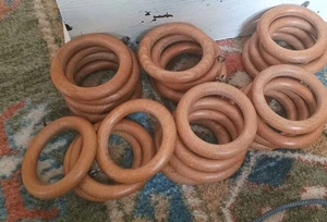 24 Wooden Curtain Rings Light Brown Wood with Eyes Hooks Vintage 48 mm/ 70 mm - Picture 1 of 8