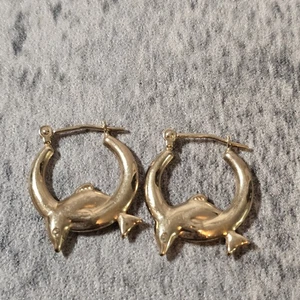 10KT Yellow Gold Dolphin Hoop Earrings - Double Dolphins Jumping Vtg - Picture 1 of 8