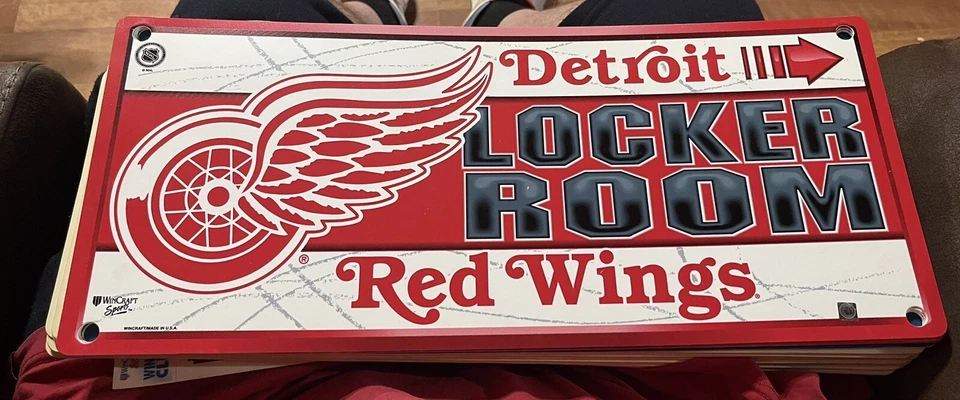 Detroit Red Wings Clubhouse Locker Room Sign 2003 Wincraft Vintage New 19x8 - Image 1 of 1
