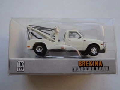 BREKINA  1968  CHEVROLET C-30  TOW TRUCK   WHITE     HO 1/87  PLASTIC - Image 1 of 2