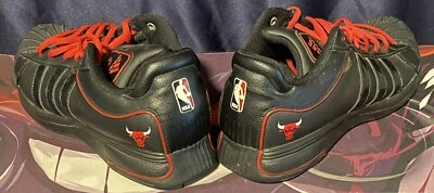 Adidas Superstar NBA Chicago Bulls Para hombres 13 Zapatilla Informal ART 377784 Usada Foto 1 de 4