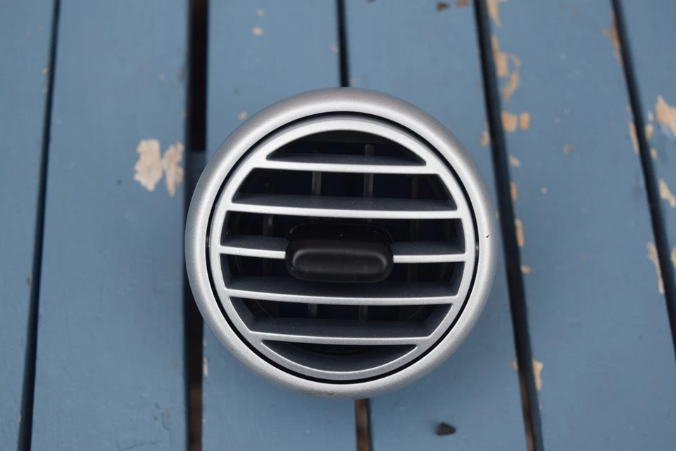 OEM 2011 2012 2013 2014 2015 2016 SMART FORTWO RIGHT DASHBOARD AIR VENT GRILLE - Imagem 1 de 4