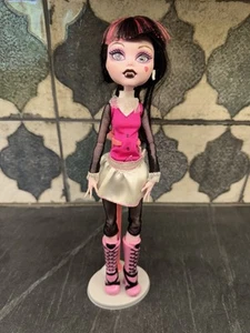 Monster High Doll BoOriginal Ghouls Draculaura Doll First Wave Retired Mattel 08 - Picture 1 of 9
