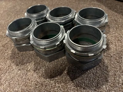 "Conector de compresión Emt RainTight de 2""" Foto 1 de 4