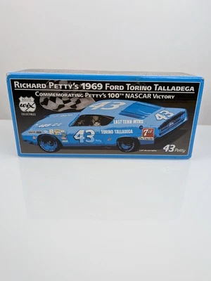 1969 Richard Petty Ford Torino Talladega 1/24 NASCAR Diecast "100th Career Win" - Image 1 of 4