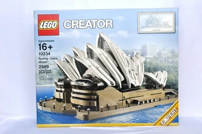 Lego 10234 Sydney Opera House - Image 1 of 2