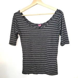 Sweet Dreamz Gray Black Stripe Top Size Juniors Large Off Shoulders Knit New - Picture 1 of 5