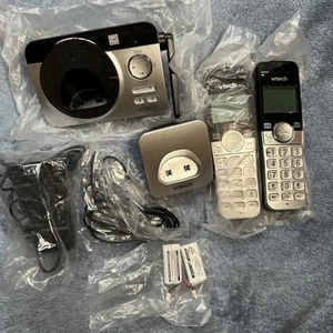 Telefon bezprzewodowy Panasonic Automatyczna sekretarka KX-TGU432B 2-słuchawka czarna - Zdjęcie 1 z 8