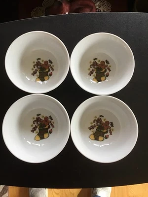 Juego de 4 cuencos de cereales/dulces International China Susan Winget envío gratuito Foto 1 de 4